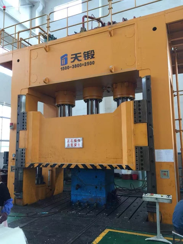 压机1500吨、800吨.jpg